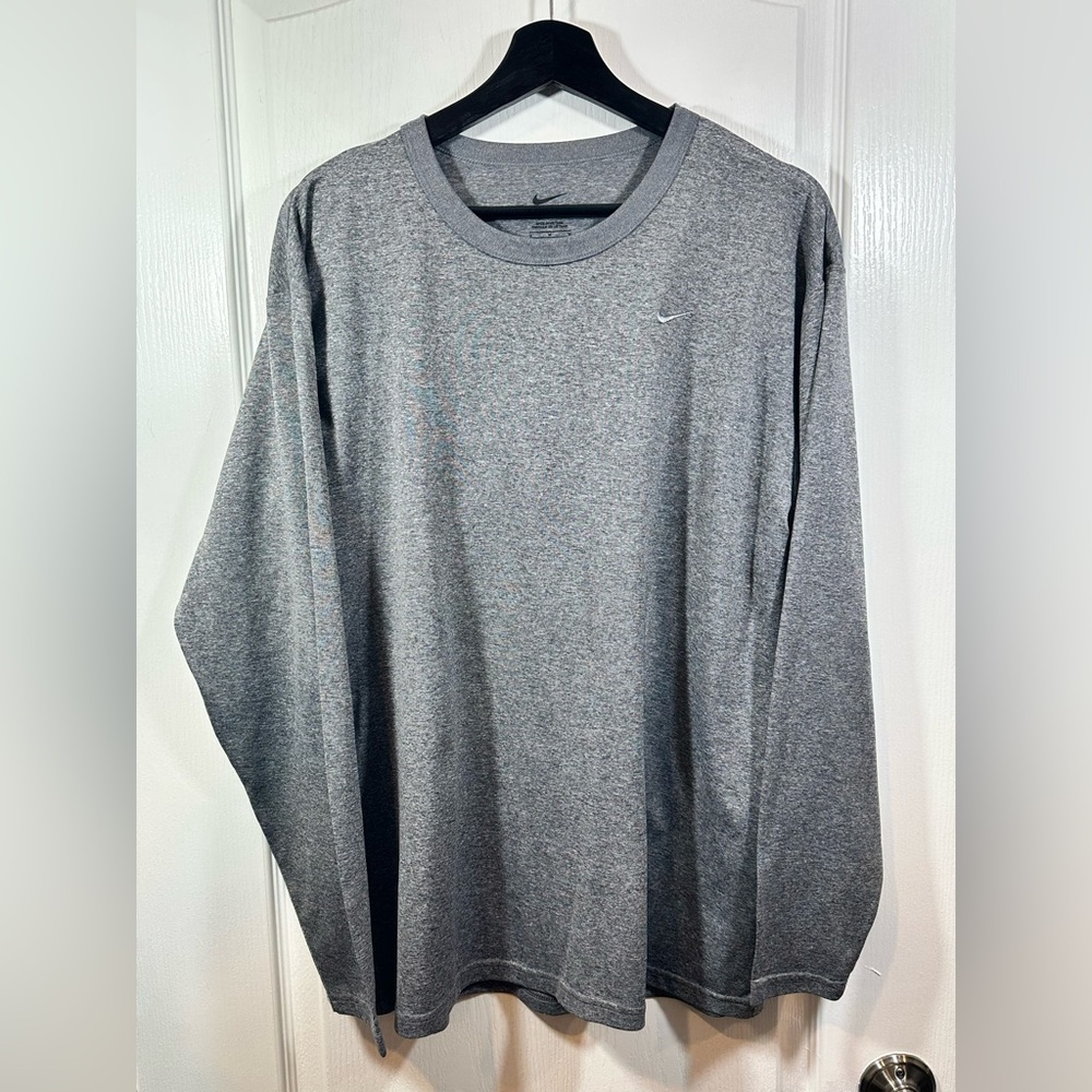 Nike Men’s Running Dri-Fit Long Sleeve Lightweight Gray Shirt, Size: Medium